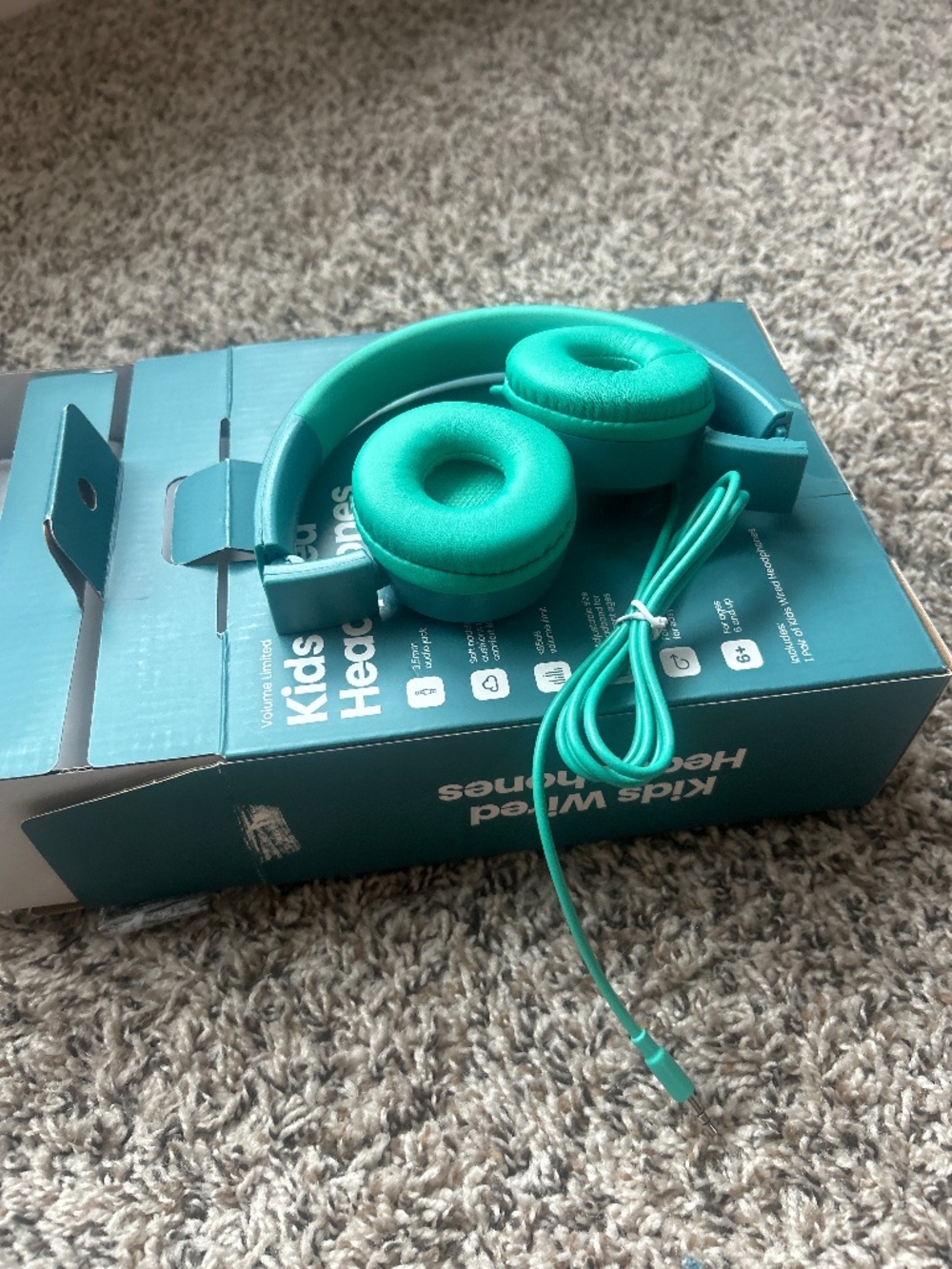 Brand New Foldable Kids Wired Headphones with Volume Limiting - Green